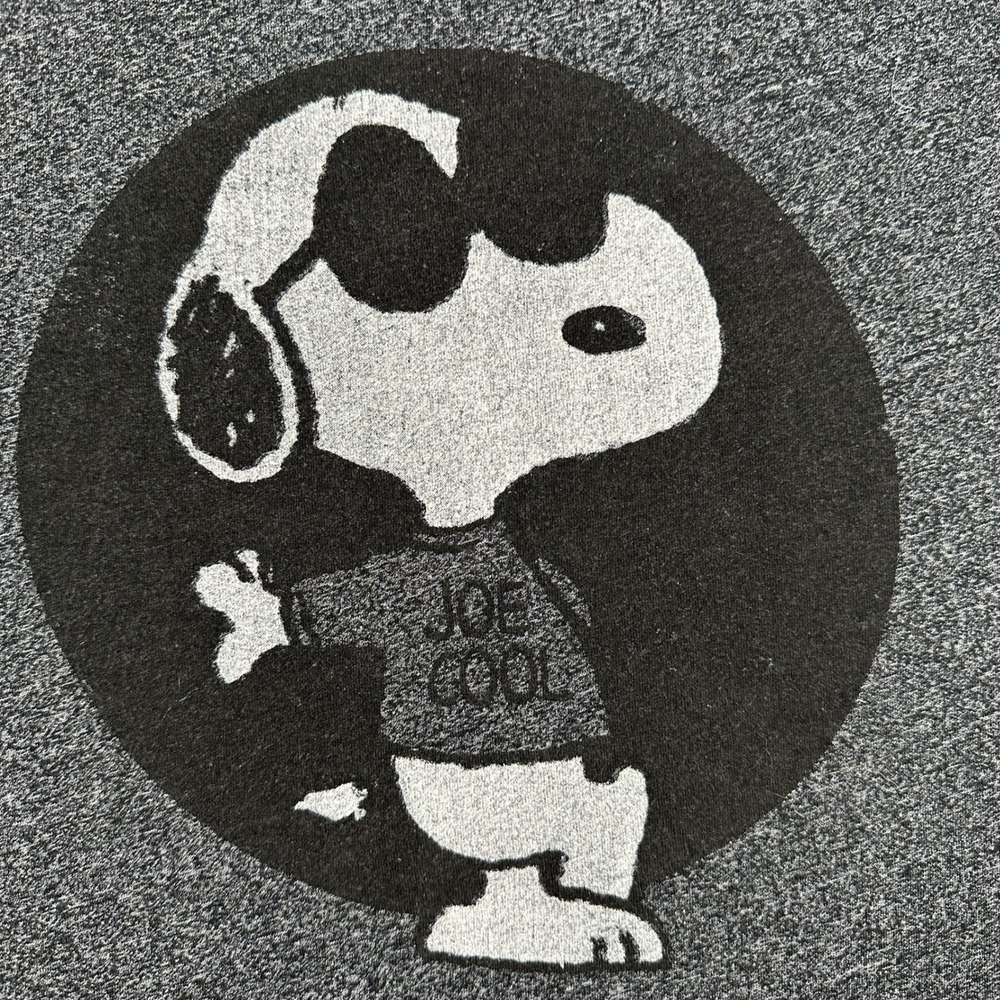 Peanuts T-Shirt Mens XL Joe Cool Snoopy Gray Graphic Peanuts Worldwide - Picture 4 of 8